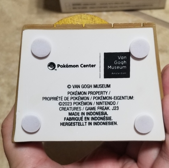 Pokemon Center x Van Gogh Museum: Eevee Inspired by Self-Portrait Figure - Picture 7 of 7